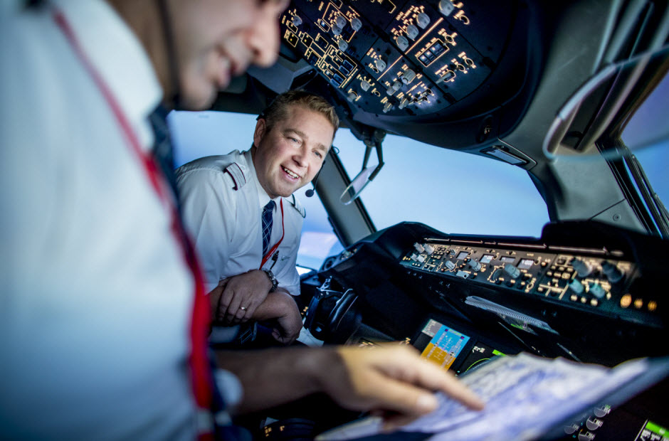 Norwegian piloter i cockpit